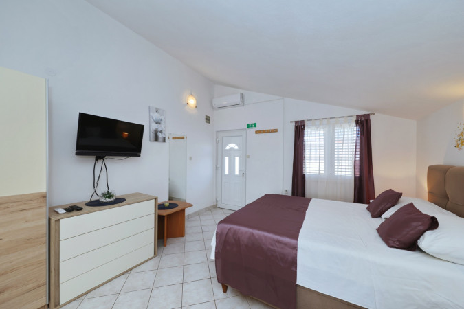Apartment 2, Apartments Miljenka near the sea, Nin, Dalmatia, Croatia Nin