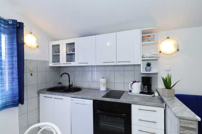 Apartments Miljenka near the sea, Nin, Dalmatia, Croatia Nin