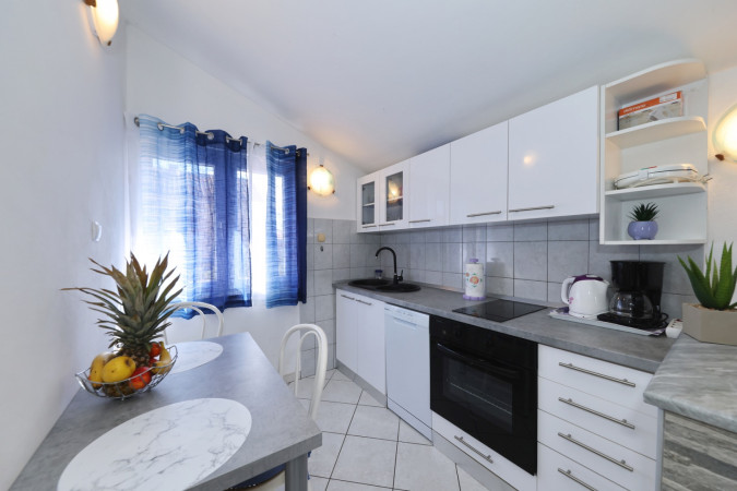 Apartments Miljenka near the sea, Nin, Dalmatia, Croatia Nin